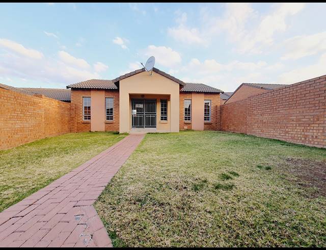 3 BEDROOM SIMPLEX TO LET IN NOORDWYK